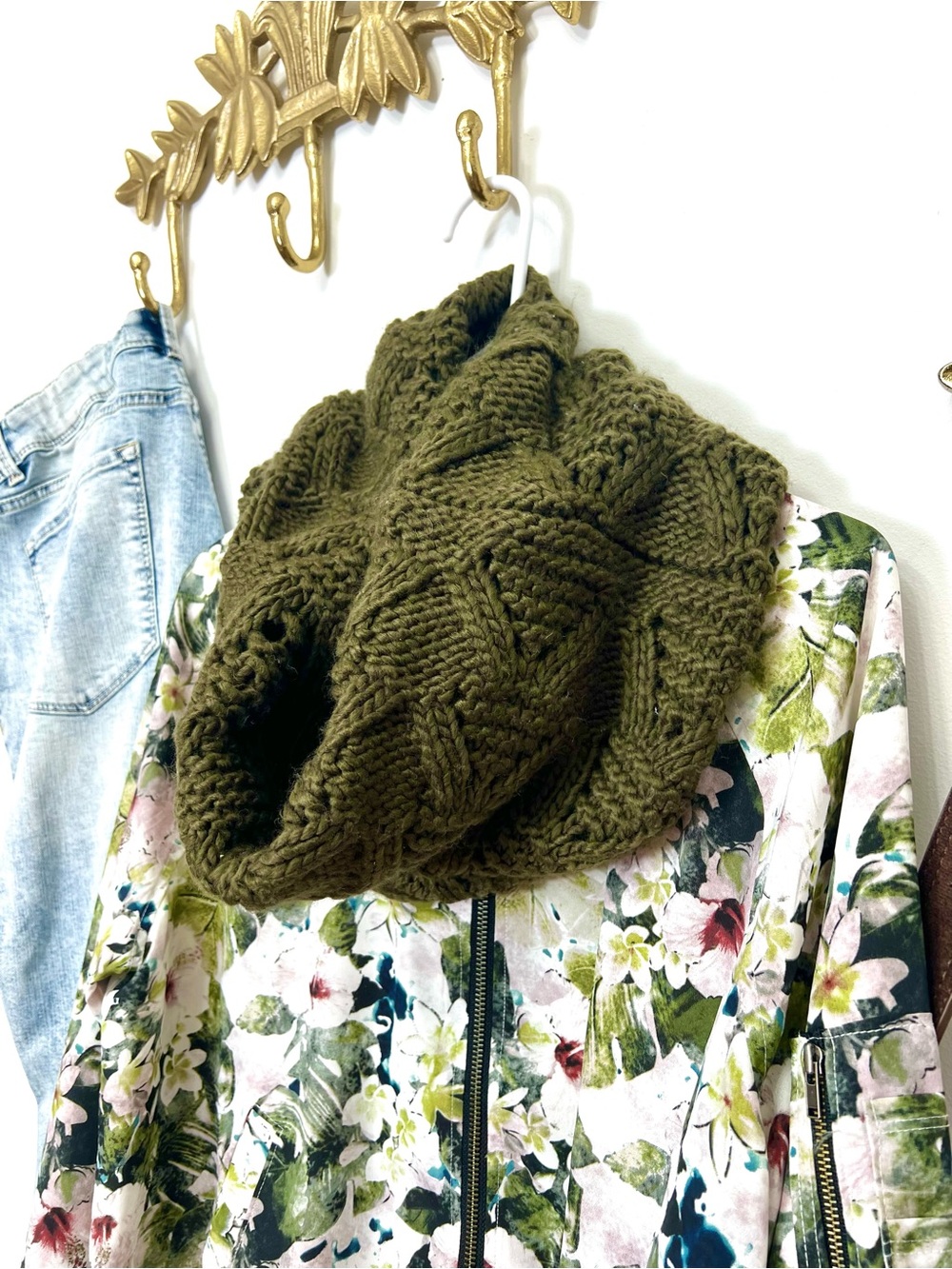 Olive green chunky knit scarf